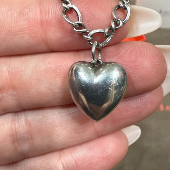 Retired James Avery Silver Anklet with Puff Heart Charm - Picture 3 of 9